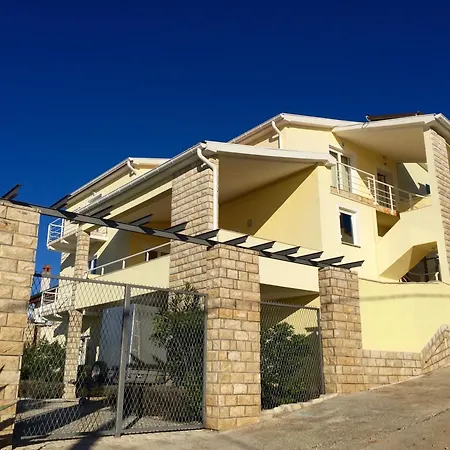 Charmantes Mit Balkon Und Pool Apartmán Novigrad (Dalmatia)