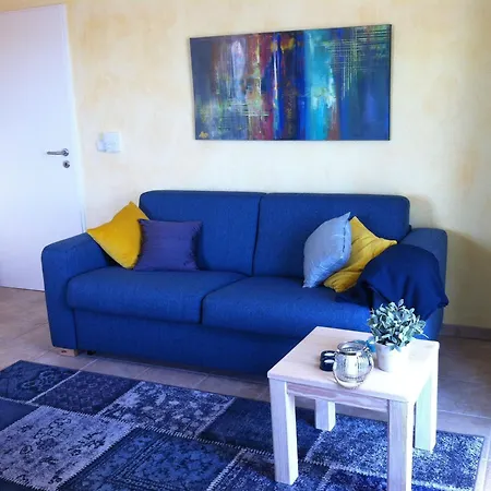 Charmantes Mit Balkon Und Pool Apartmán Novigrad (Dalmatia)