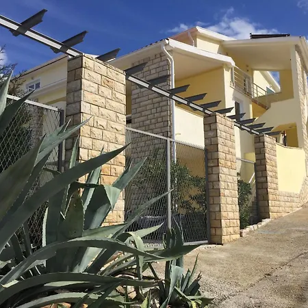 Charmantes Mit Balkon Und Pool Apartmán Novigrad (Dalmatia)